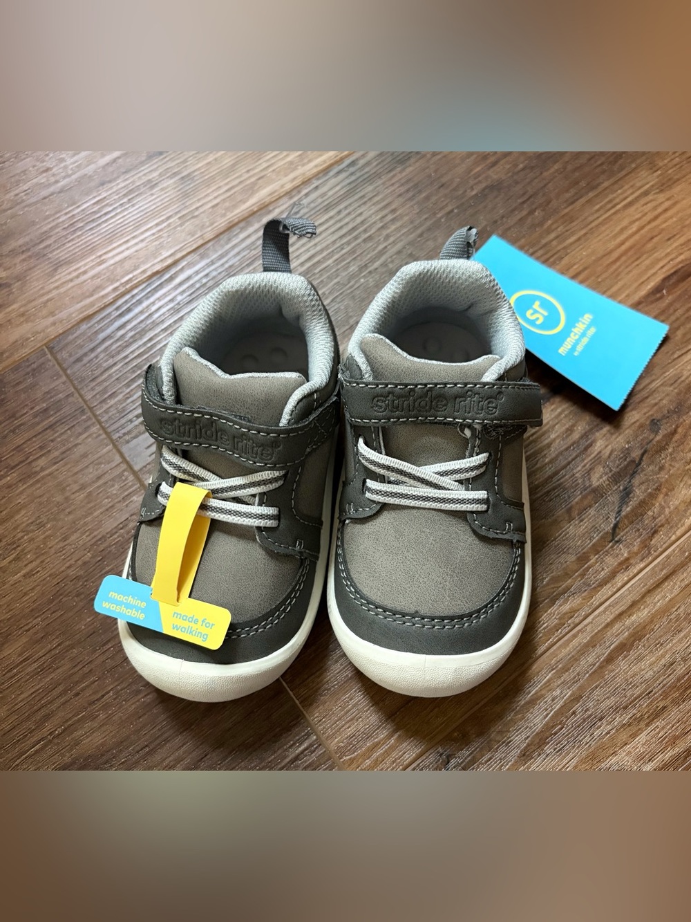 Munchkin by Stride Rite Miller Grey Sneakers Kids Casual